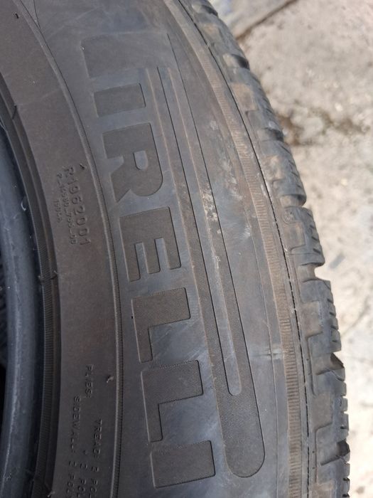 235 60 18 PIRELLI 4броя зимни дот 2020г