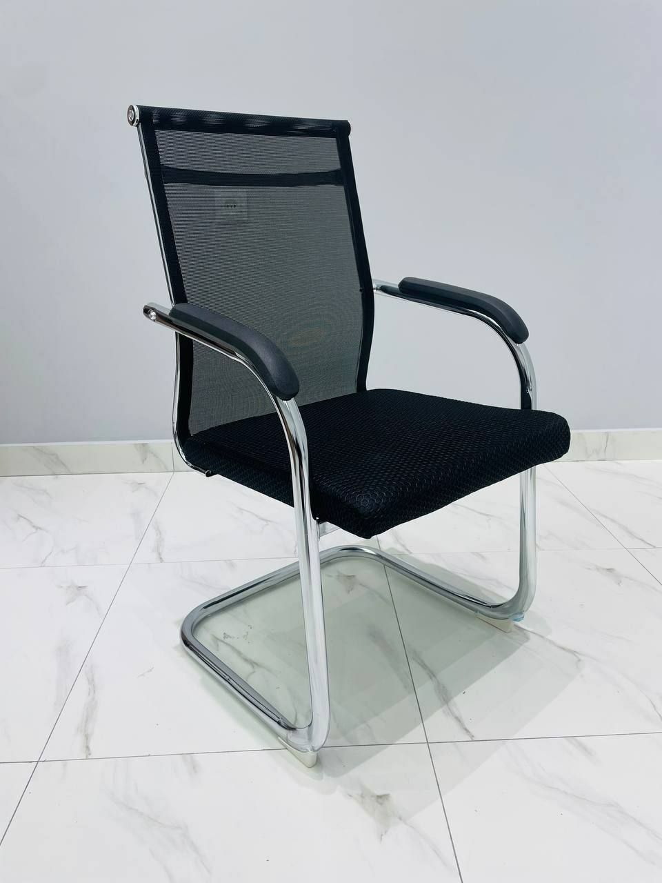 Офисное кресло для руководителя и персонал модель 1101и 1185