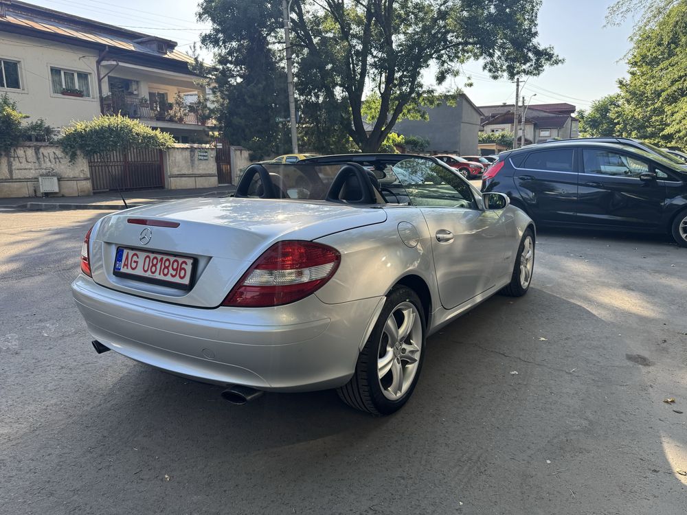 Vand/Schimb Mercedes SLK R171 2005 original carte service
