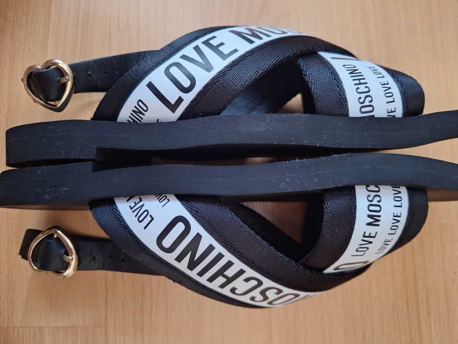 Сандали Love moschino 38 като нови