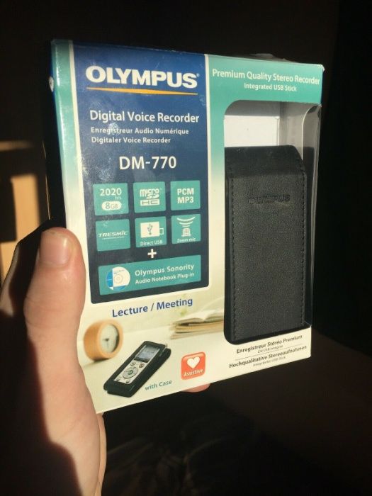 Ca nou Reportofon ultra profesional Olympus DM-770 cu 3 microfoane