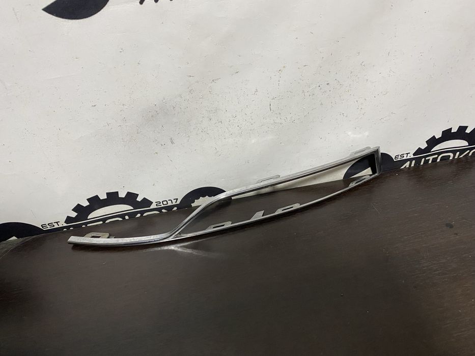 Ornament crom proiector stanga Skoda Octavia 4