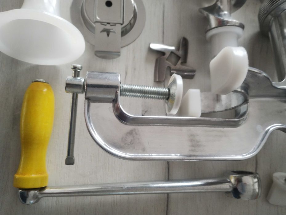 Ръчна машинка за месо.