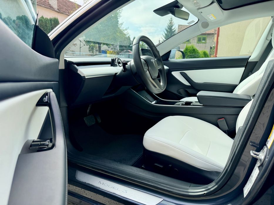 Tesla Model 3 Standard Range Plus – August 2020