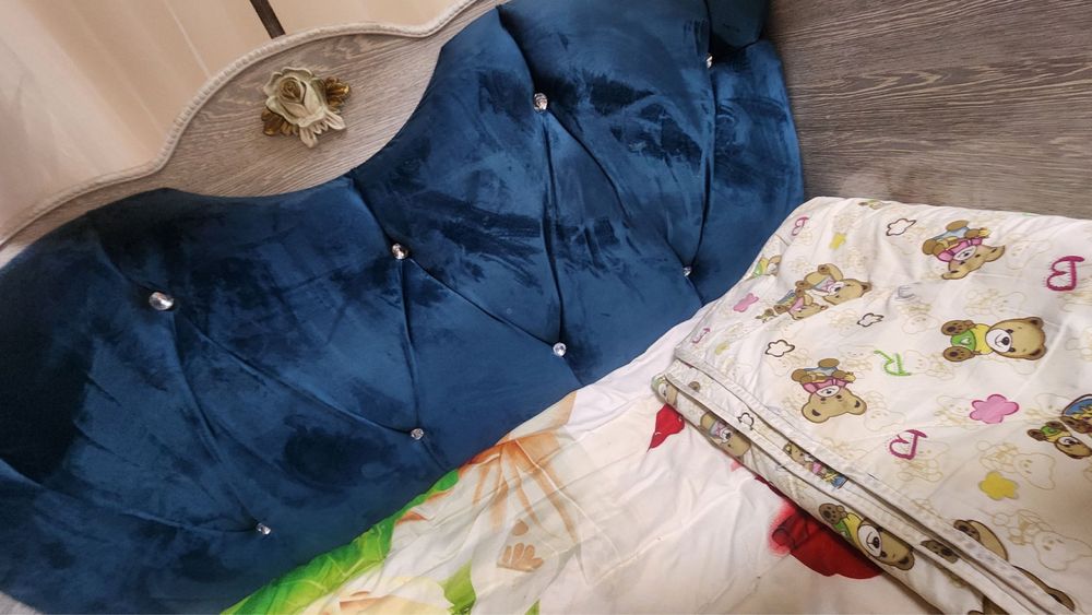 Bolalar belanchak krovati sotiladi