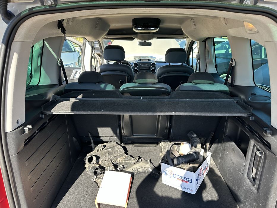 DVD плафон за Ситроен Берлинго XTR 2008-2015!