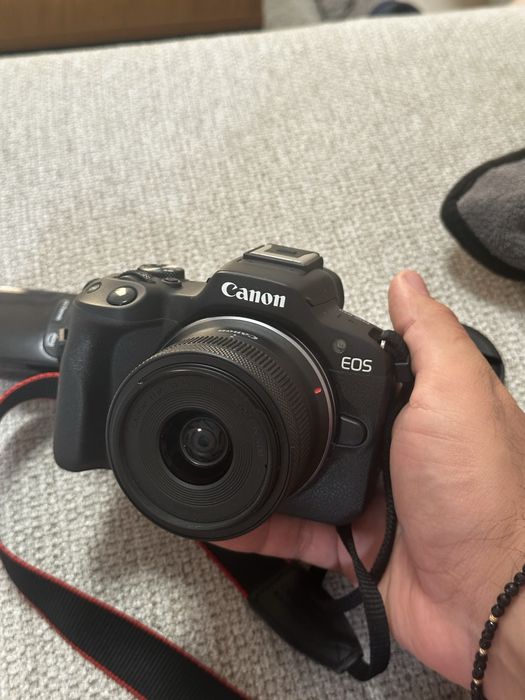 CANON EOS R50 kit(obiectiv 18-45mm IS STM)-stare impecabila,garantie