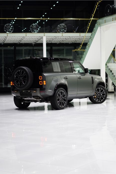 Land Rover Defender OCTA Edition one 110