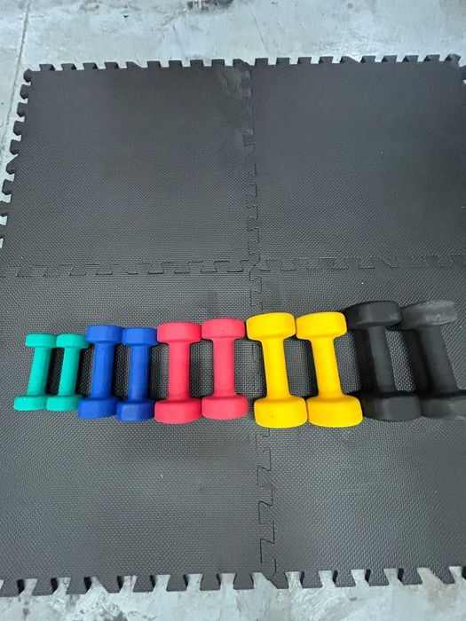 Pachet Gantere De Aerobic 30 kg: 1+1, 2+2, 3+3, 4+4, 5+5 kg