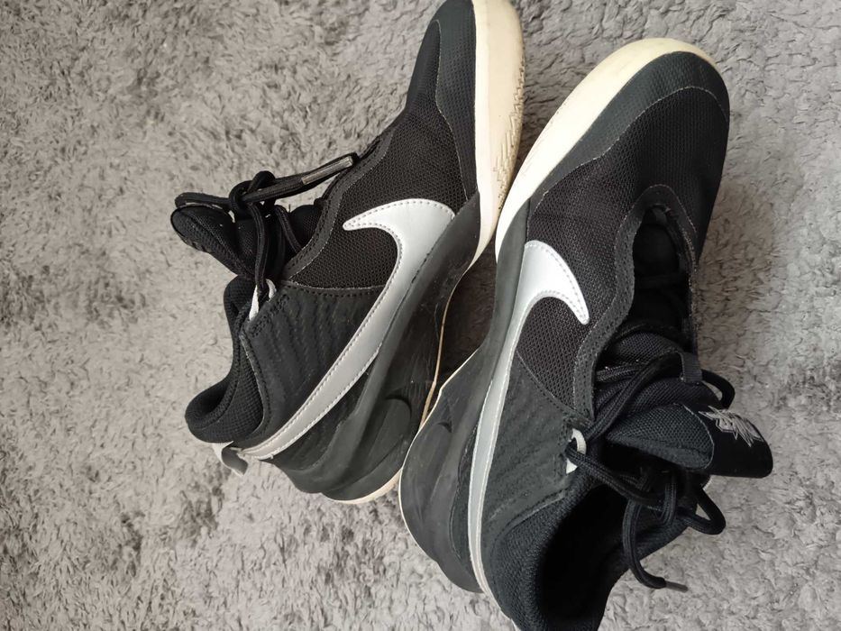 Adidași Nike Team Hustle D10.marimea 39