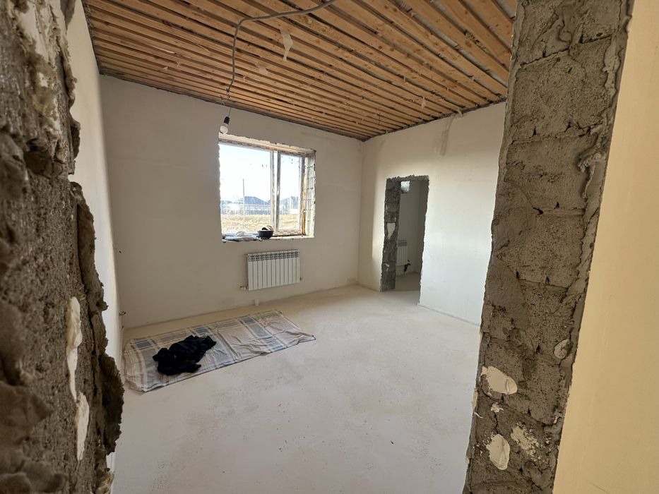 Продаётся дом 12×14 м! Стены: керамзитоблок + облицовочный кирпич.