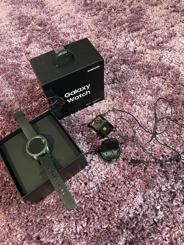 Смарт Часовник SAMSUNG SM-R810N Galaxy Watch 42mm, Midnight Black