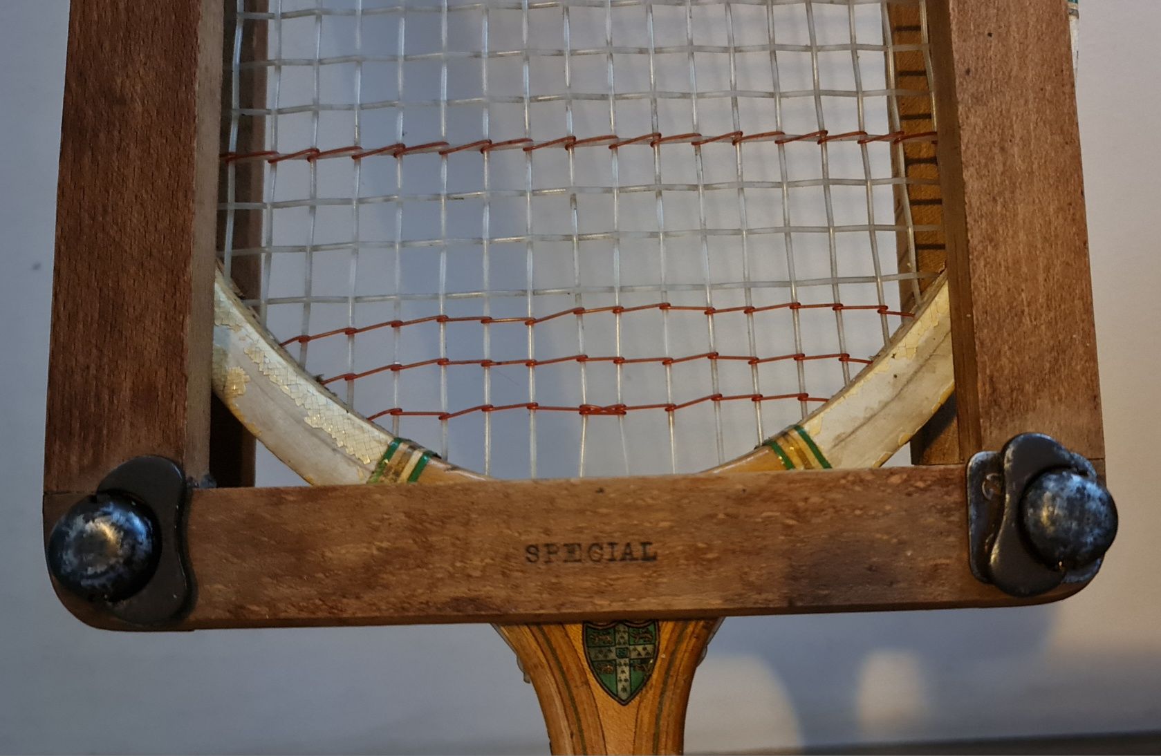 Vintage тенис ракета с преса Slazenger