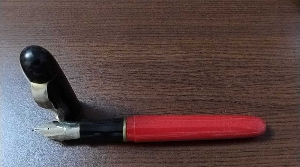 Stilou/pix Lylly - unicat, comunism