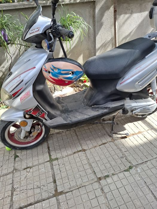 Продавам мотопед