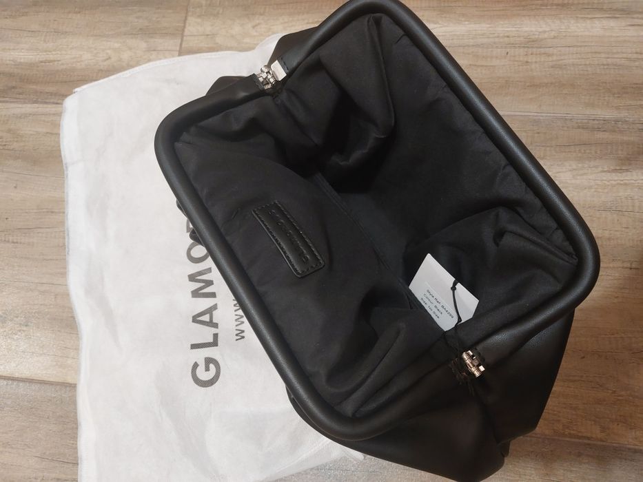 Оригинална кожена черна чанта