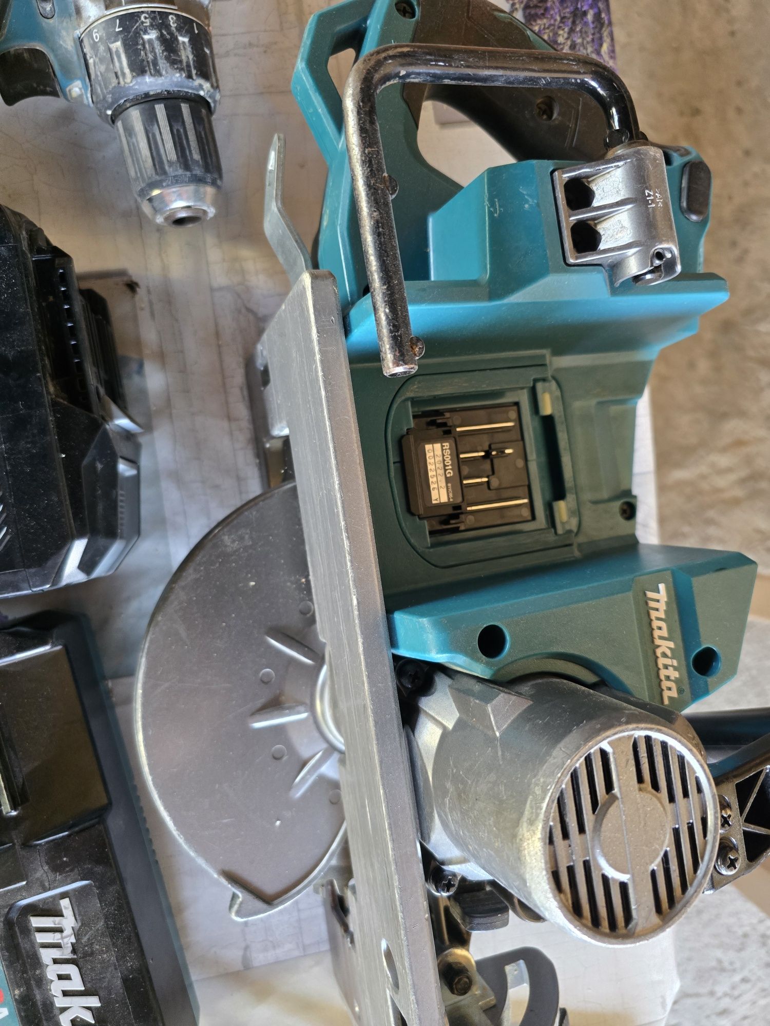 Makita 40v diverse scule acumulatori incarcator