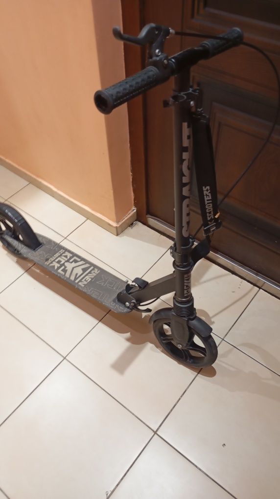Tротинетка Kick ScootersТротинетката е в много добро състояние!
Използ