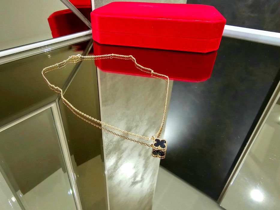 Van Cleef & Arpels VCA Rose Black Sweet Alhambra Clover Дамско Колие
