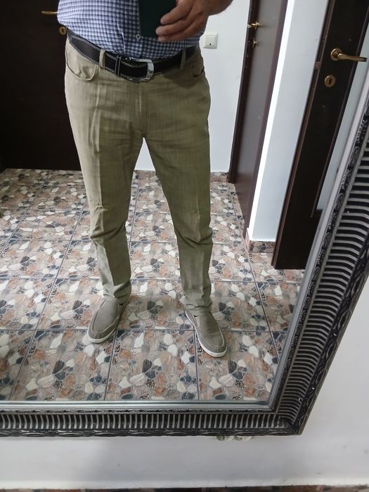 Pantaloni barbati marca C&A material in masura XL sau W38 stare perfec