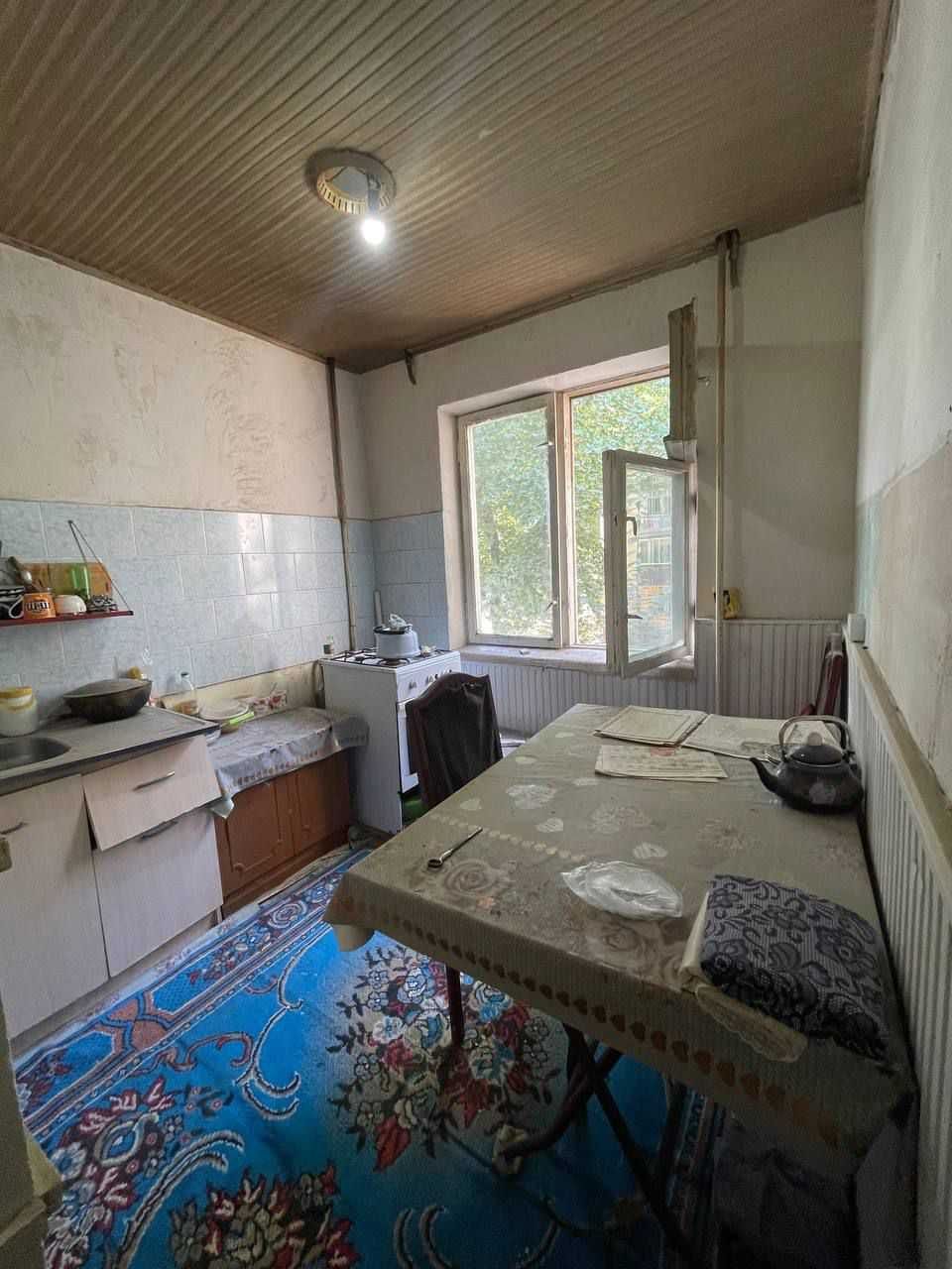 Fargona shaxar Fruniskiy masif sayoxat magazini roparasida uy sotiladi