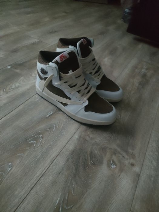 Air Jordan 1 travisscot