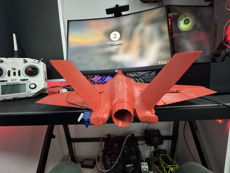 Vand avion de lupta proiect f 35 din plastic