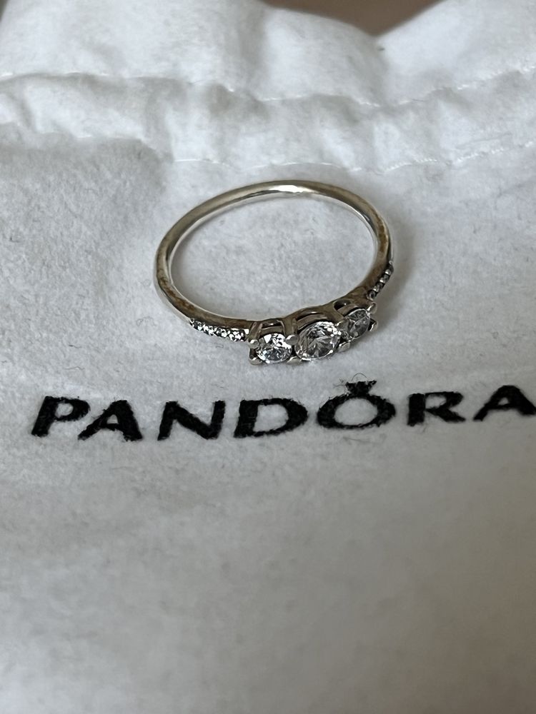 Серебряное кольцо Pandora