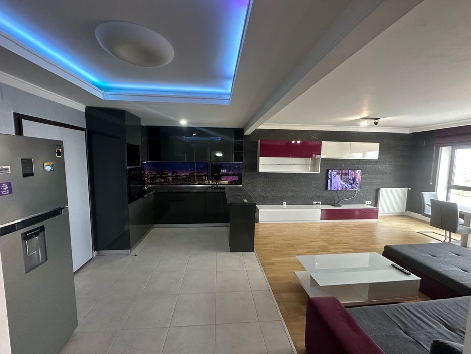 Proprietar închiriez 2 cam premium Emerald Residences (parcare, sala)