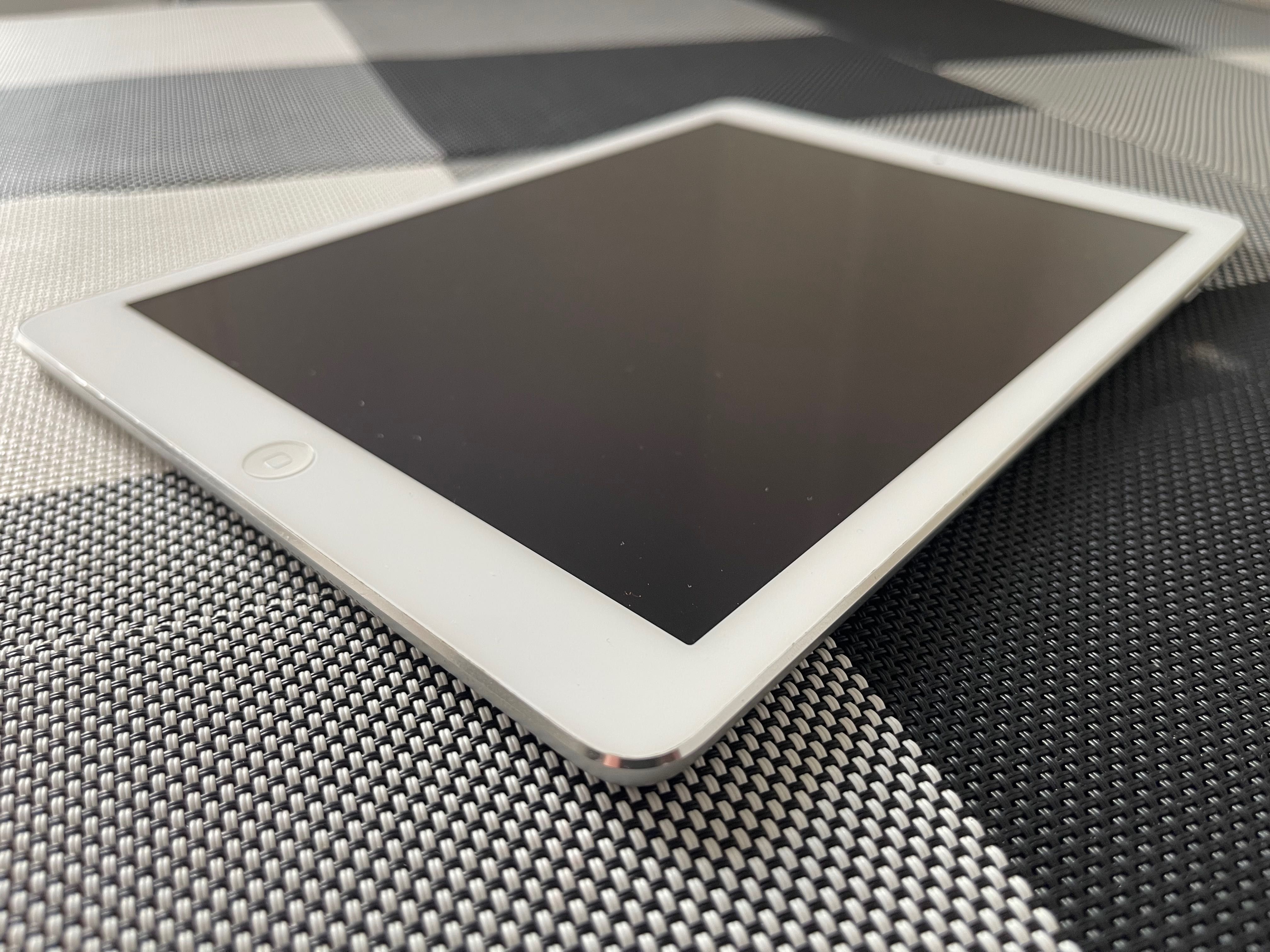 iPad Air 1 WiFi Cell, 16GB, Silver (Model A1475)