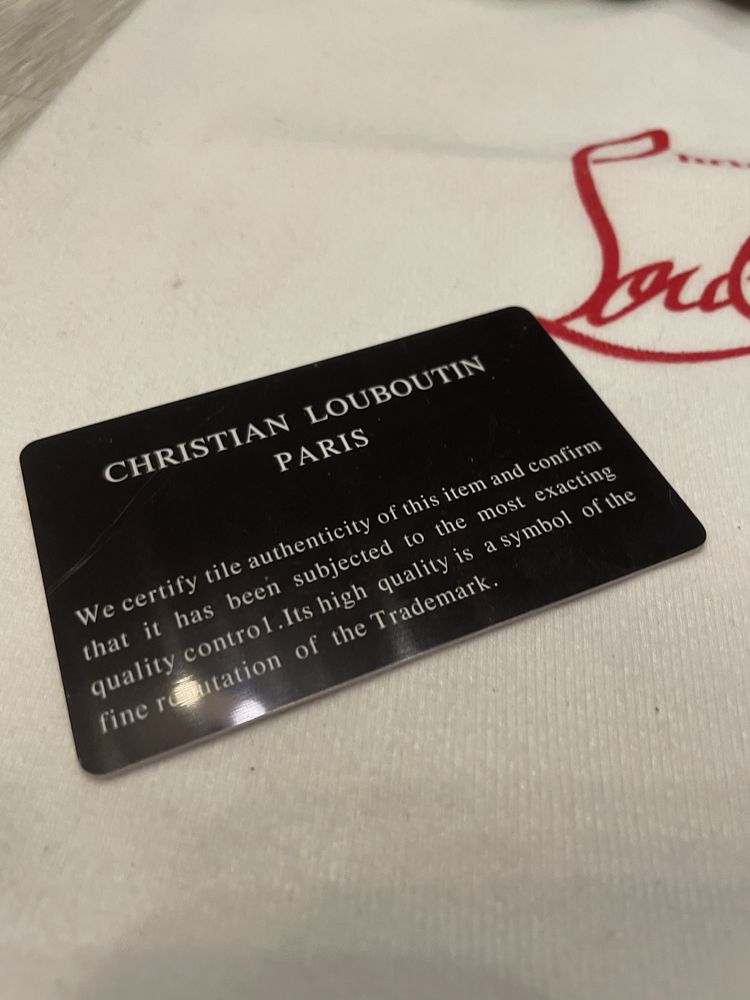 Christian Louboutin обувки