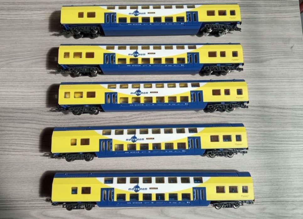 Piko vagoane de călători etajate metronom scara H0 

Preț pe bucata 29