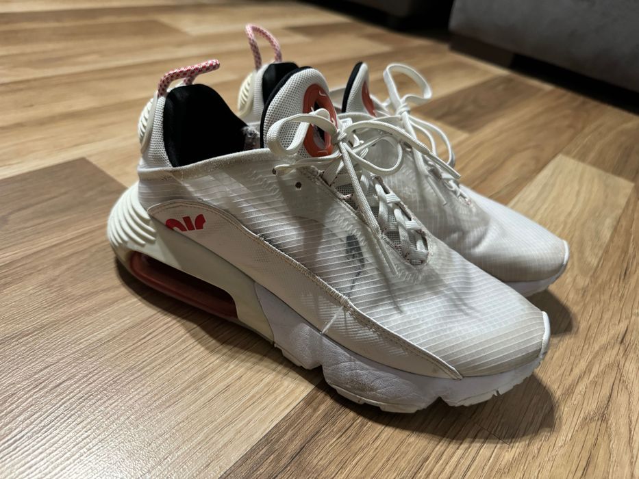 Маратонки Nike 2090