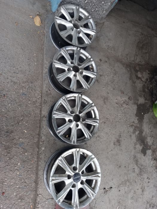 Продам титанки. 5 отверстий. на 14.