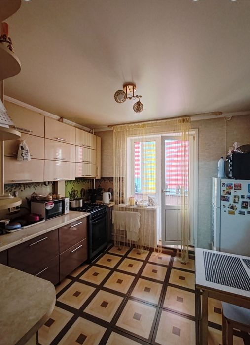 Продам 3 ком квартиру 4/5 ленинградка р-он 8 школы.