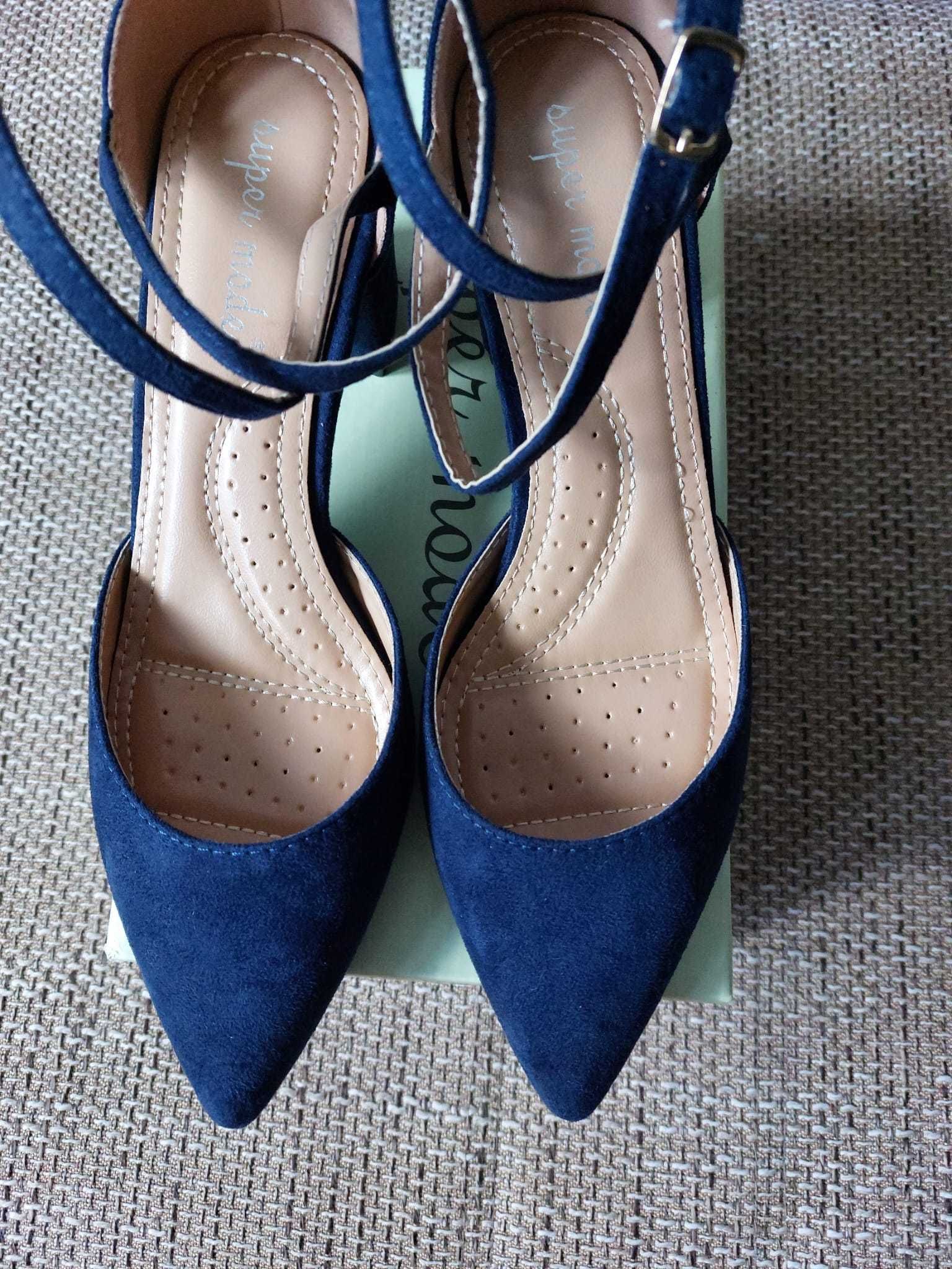 Reducere!!! Pantofi noi de piele intoarsa, eleganti si fini