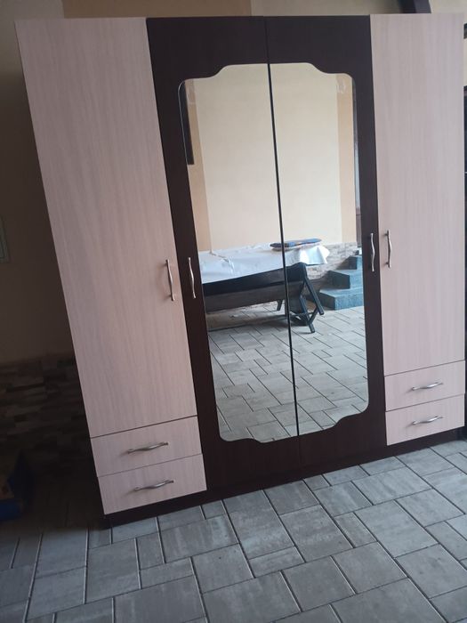 Vand dulap cu 4 usi