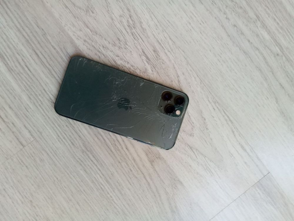 Iphone 11 pro green