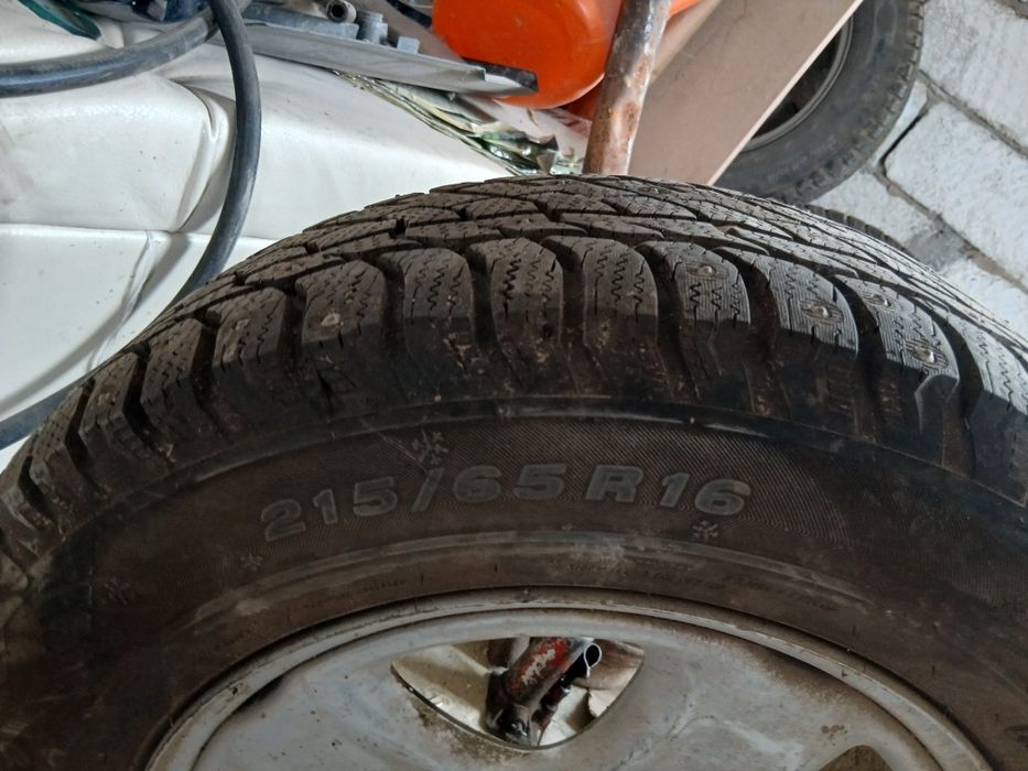 Продам зимние шыны с дисками