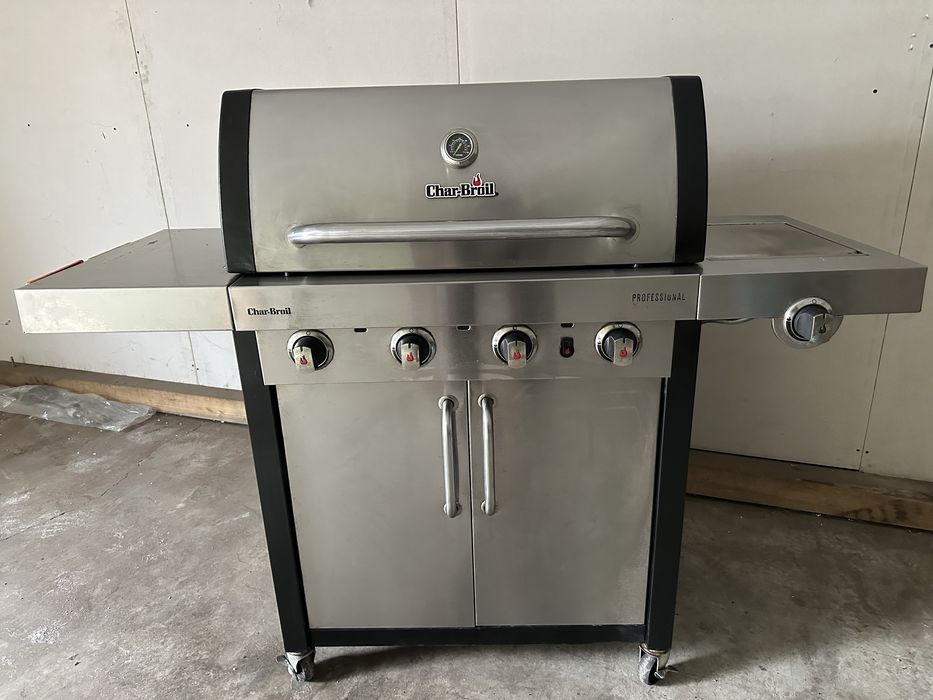 Газово барбекю Char Broil Profesional
