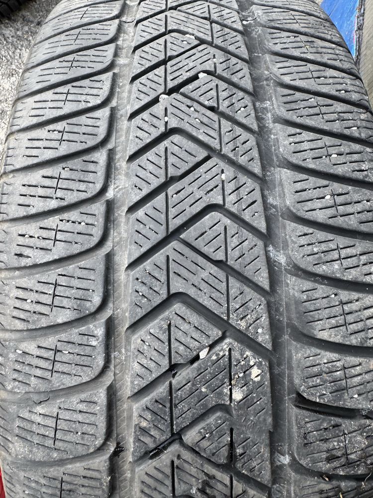 Anvelope iarna Pirelli SCORPION WINTER 255/40 R21 102V (M+S)