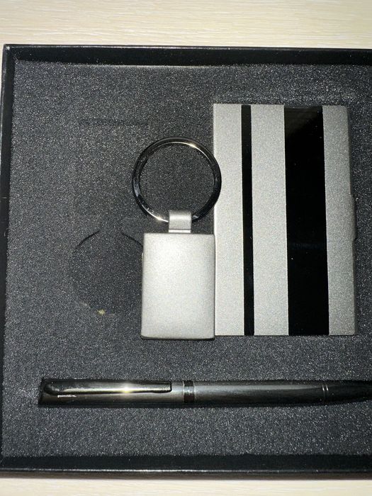 Подаръчен комплект от титан