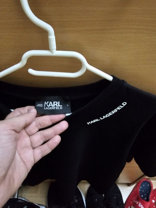 Tricouri  Karl lagerfeld gucci versace  guess  mărimea M oversize