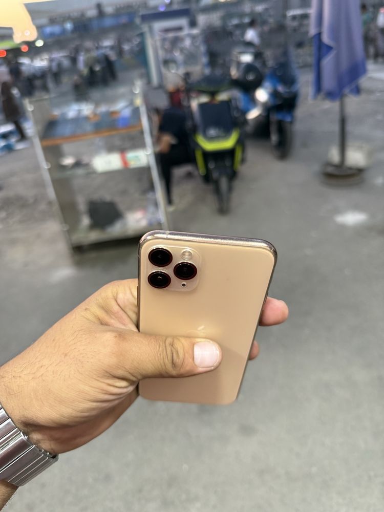 Ip 11 pro 256 Goold
