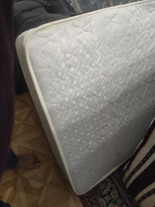 Отдам матрас б/у