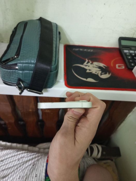 iphone 12 ozimiki oladgonla tel qsin.