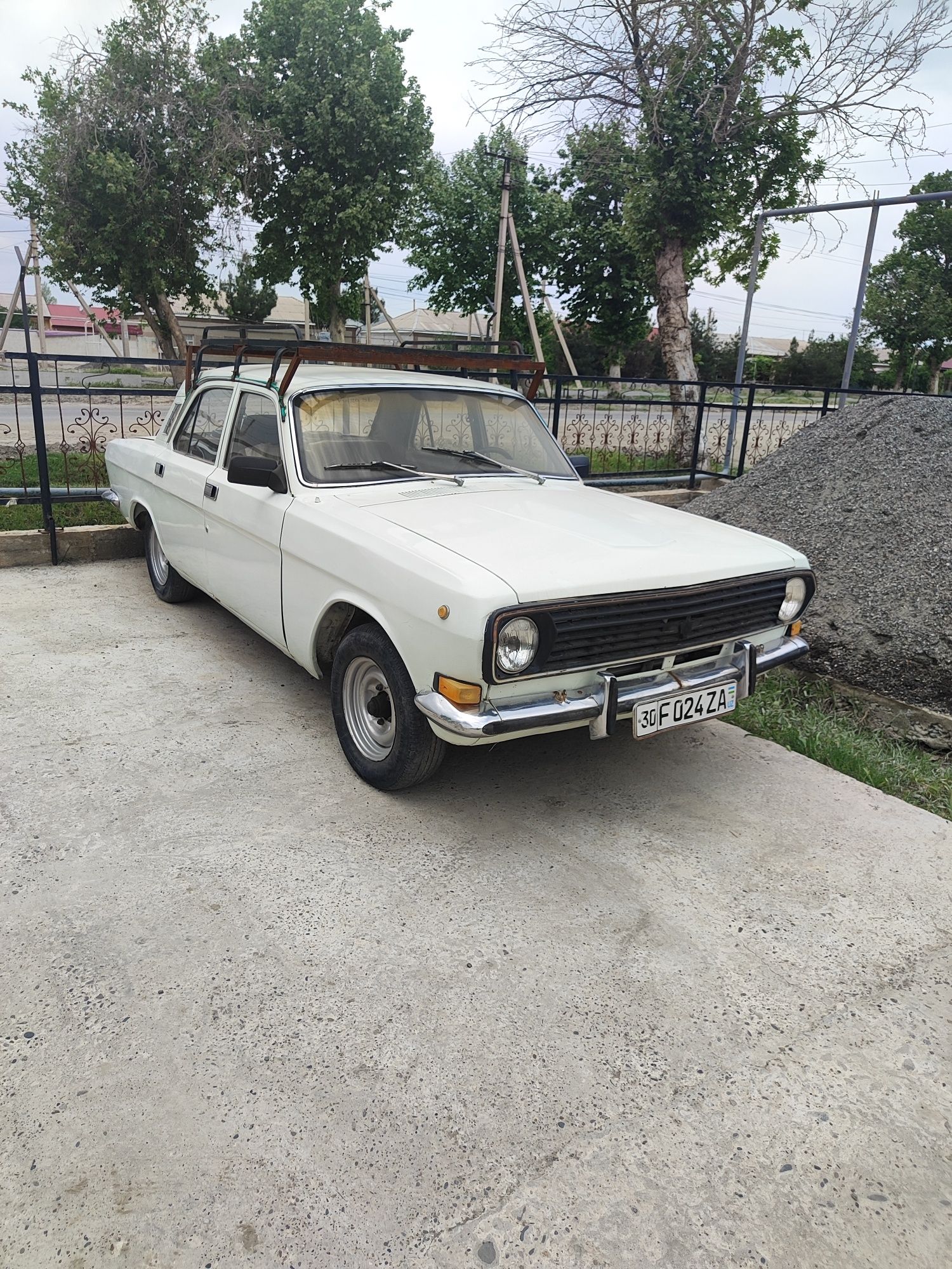 Gaz 24 sotiladi yili 1985