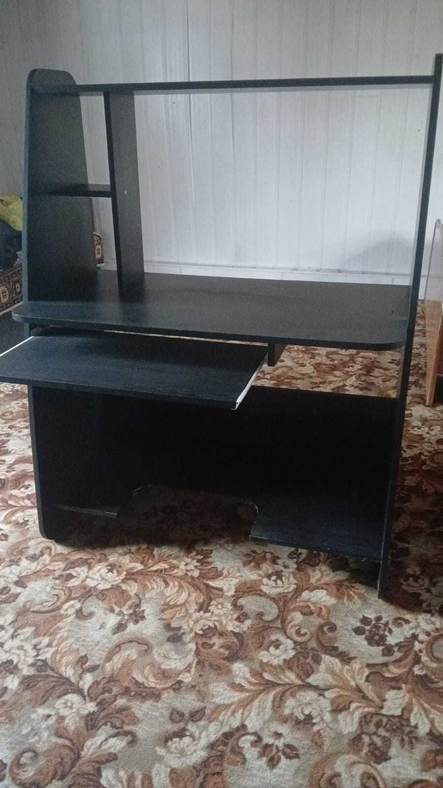 стол компьютерный