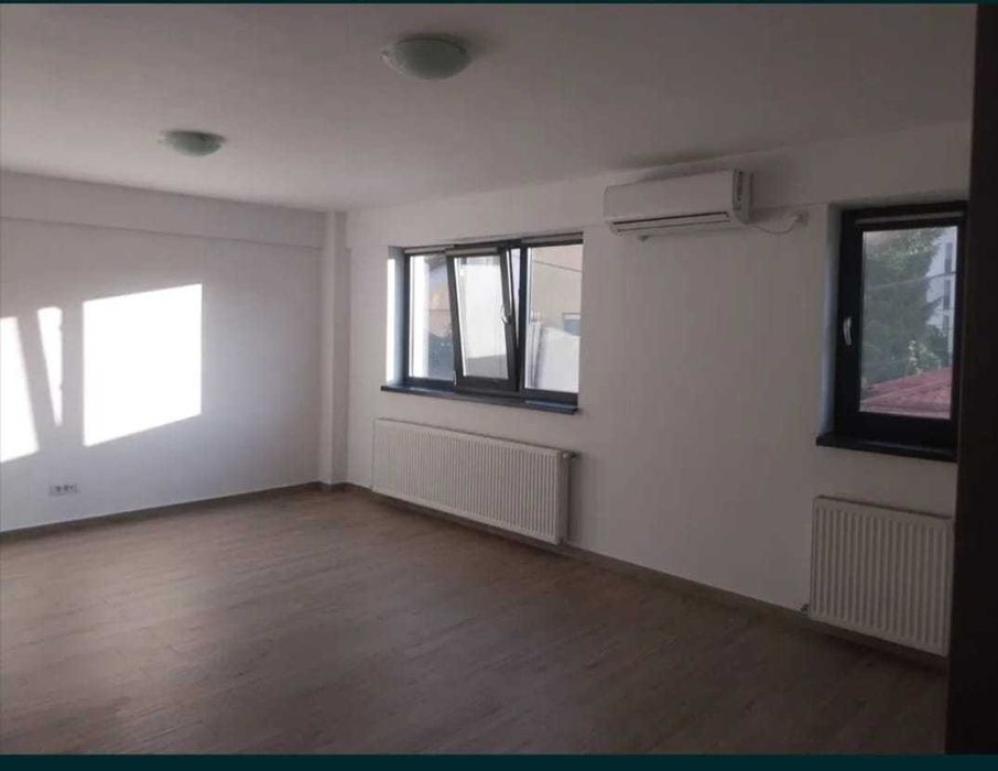 Închiriez apartament de 2 camere
