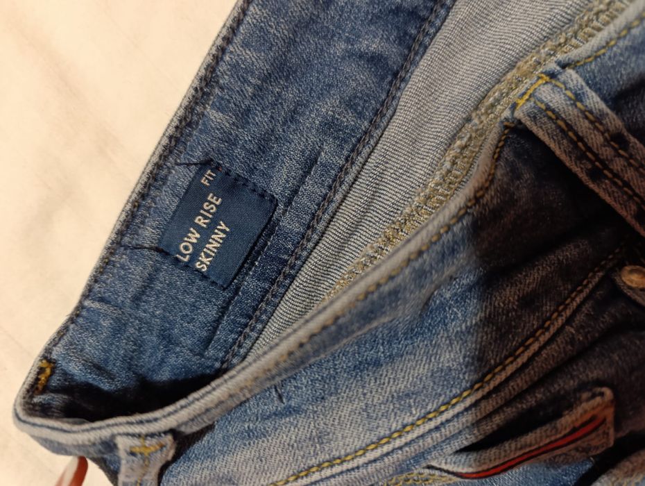 Blugi Tommy Hilfiger